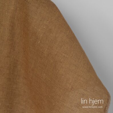 100% linstoff i brun farge.
