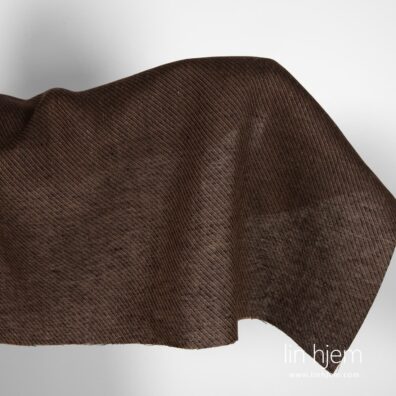 Linstoff i brune striper.