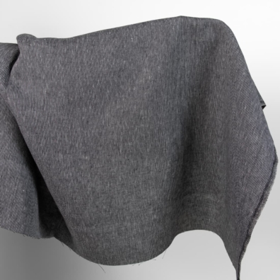 Linstoff med svarte og hvite striper