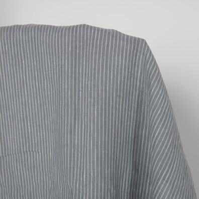 Blågrå-hvitt stripete linstoff vasket 145cm bredt