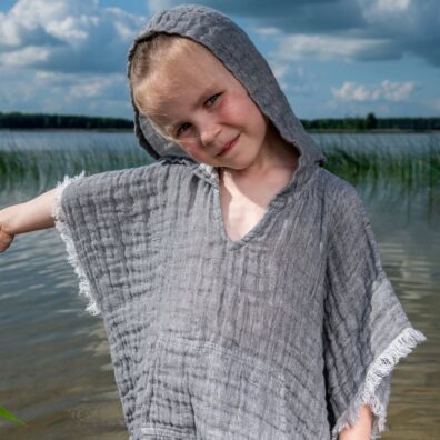 PLAZA lin poncho grå for barn, ermer med frynser